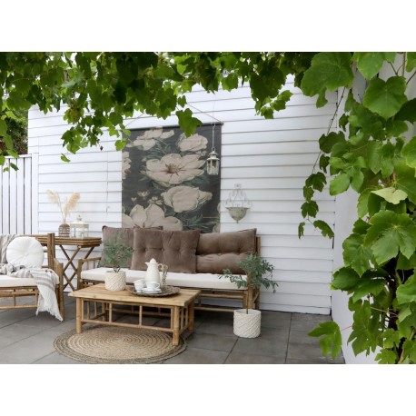 Prowansalski stolik Chic Antique bambusowy możesz wykorzystać na zadaszonym tarasie lub w stylowym salonie.