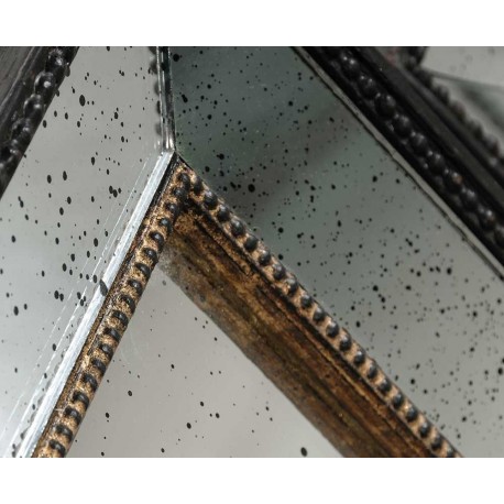 Styliozwane lustra Belldeco Nero o postarzaej tafli w nieregularne kropki - kolejna oryginalna propozycja od marki Belldeco.