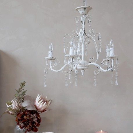 Przepiękny żyrandol w starym stylu zdobiony kryształkami to jeden z dodatków w królewskim stylu ✔ Będzie doskonale wyglądał w salonie.