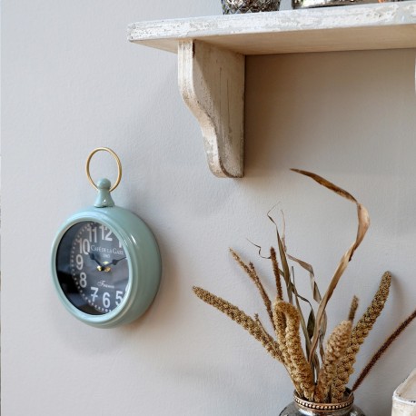 Mały zegar ścienny to również ciekawy akcent w aranżacji wnętrza - zamów i przekonaj się już teraz ❗