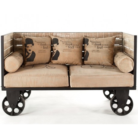 Sofa w stylu loft z charlie chaplinem