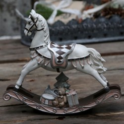 Koń Na Biegunach z Prezentami