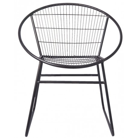 Metalowe krzesło prowansalskie przykuwa wzrok nie tylko oryginalnym kształtem ale również odważną kolorystyką.