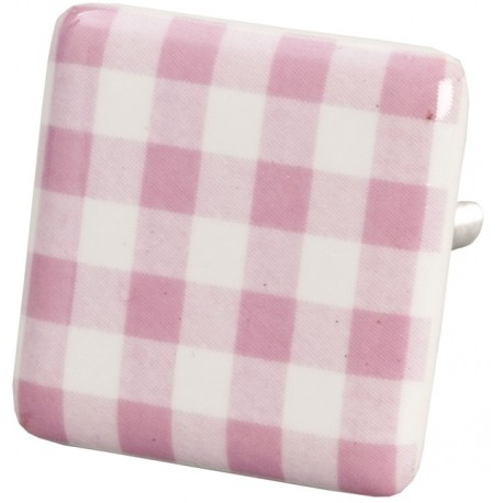 Kwadratowa gałka meblowa w biało-różową kratę genialnie pasuje do mebli drewnianych i metalowych.