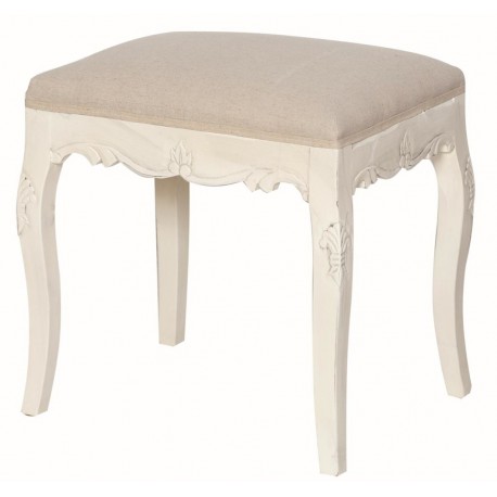 Stołek z miękkim obiciem będzie idealnie pasował do każdej toaletki francuskiej.