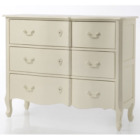 Postarzana szafka w kolorze kremowym doskonale nadaje się do wnętrz prowansalskich i nie tylko. Świetnie wygląda z innymi meblami z tej samej kolekcji.