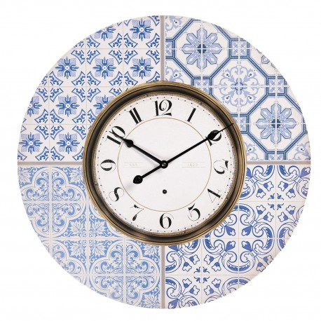 Okrągły zegar w stylowej oprawie w kolorze biało-niebieskim z ciekawą mozaiką.