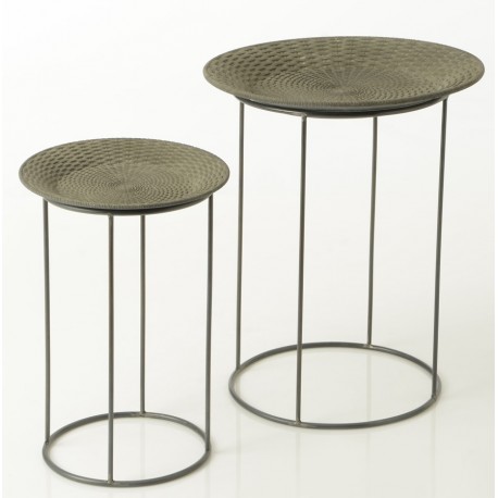 Stoliki, które jednocześnie są kwietnikami to meble wielofunkcyjne, które w każdym wnętrzu będą wyglądały uroczo!