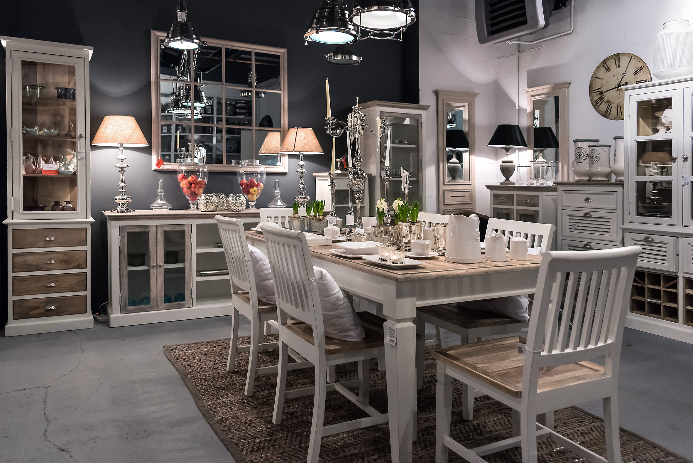 Drewniane meble Belldeco Bristol White dla miłośników stylu prowansalskiego oraz hamptons.